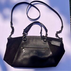 Coach hand/shoulder bag.